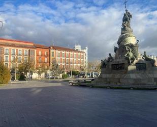 Vista exterior de Pis en venda en Valladolid Capital amb Terrassa