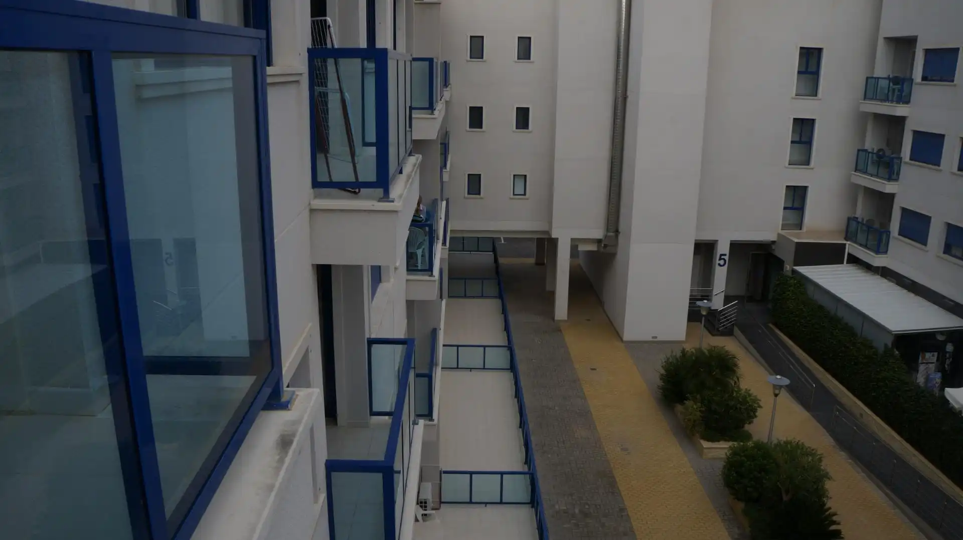 Vista exterior de Apartament en venda en Alicante / Alacant amb Aire condicionat, Moblat i Balcó