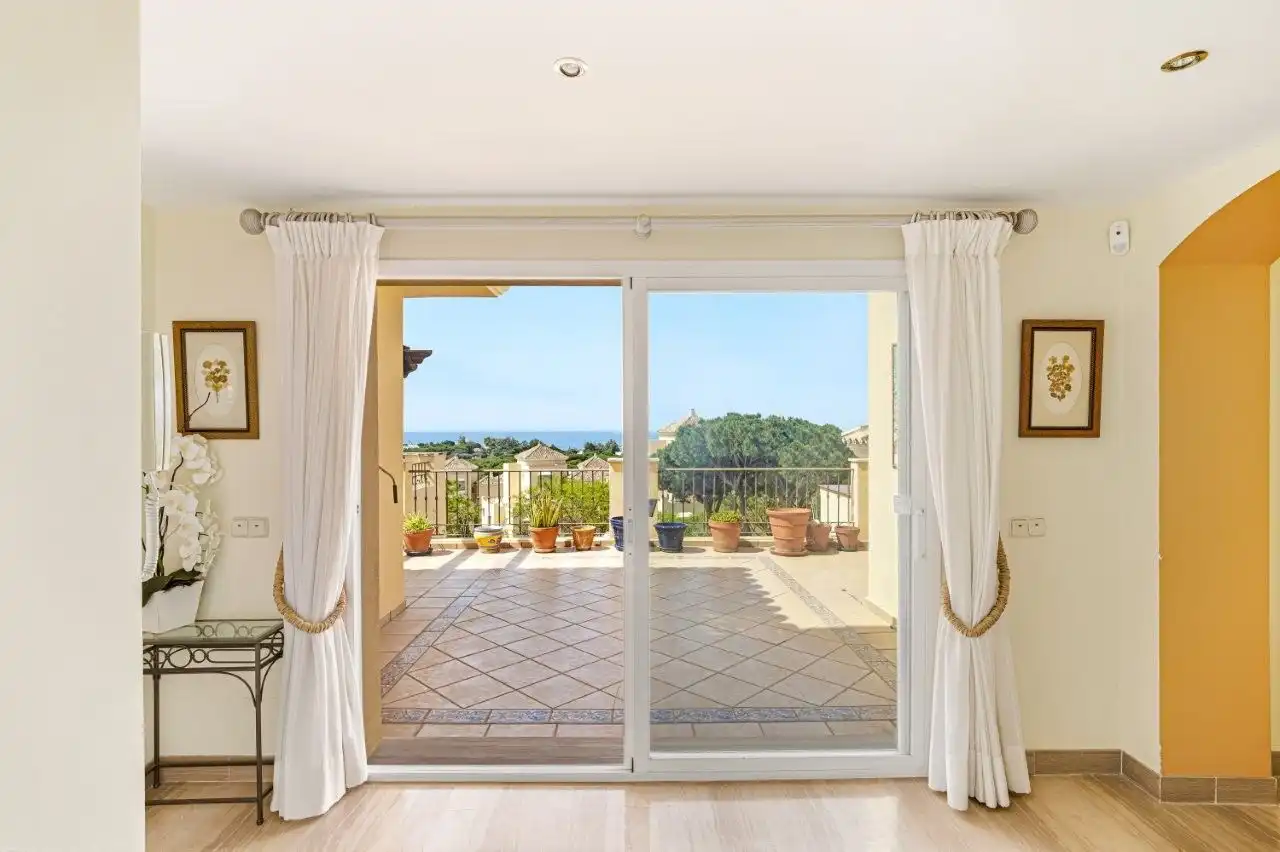 Piso con piscina en venta en Elviria - Cabopino, imagen 7
