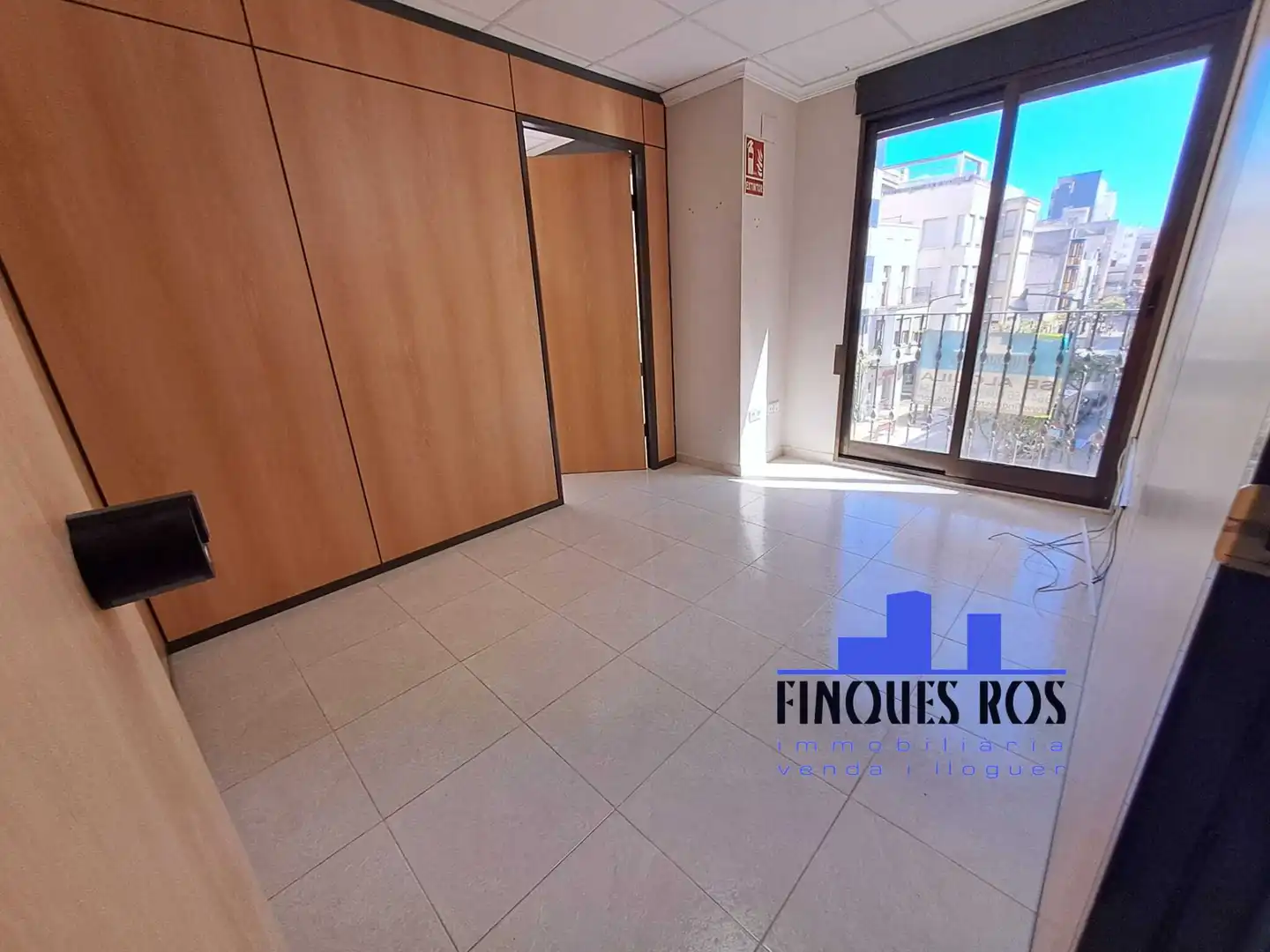Office for rent in Vinaròs  with Air Conditioner and Heating