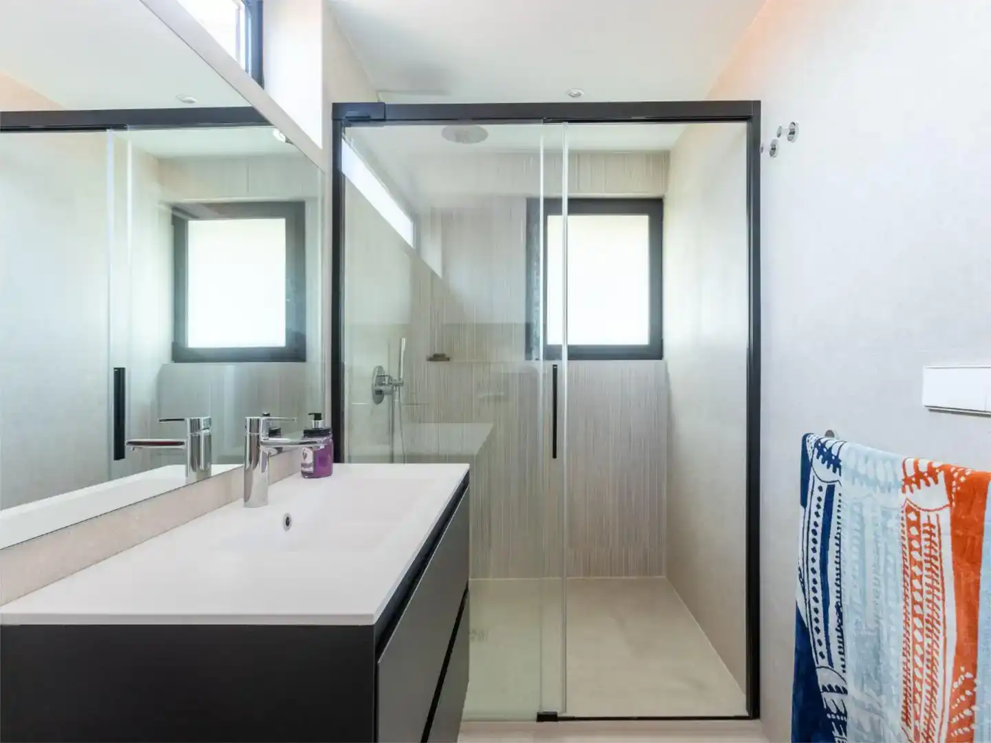 Bathroom of Flat for rent in Dénia  with Air Conditioner, Private garden and Storage room