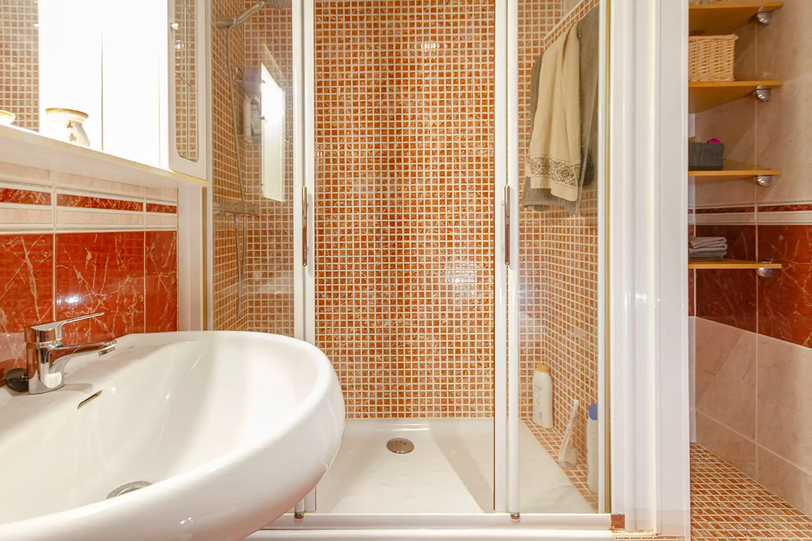 Baño de Piso en venta en Sant Esteve Sesrovires con Aire acondicionado, Calefacción y Horno
