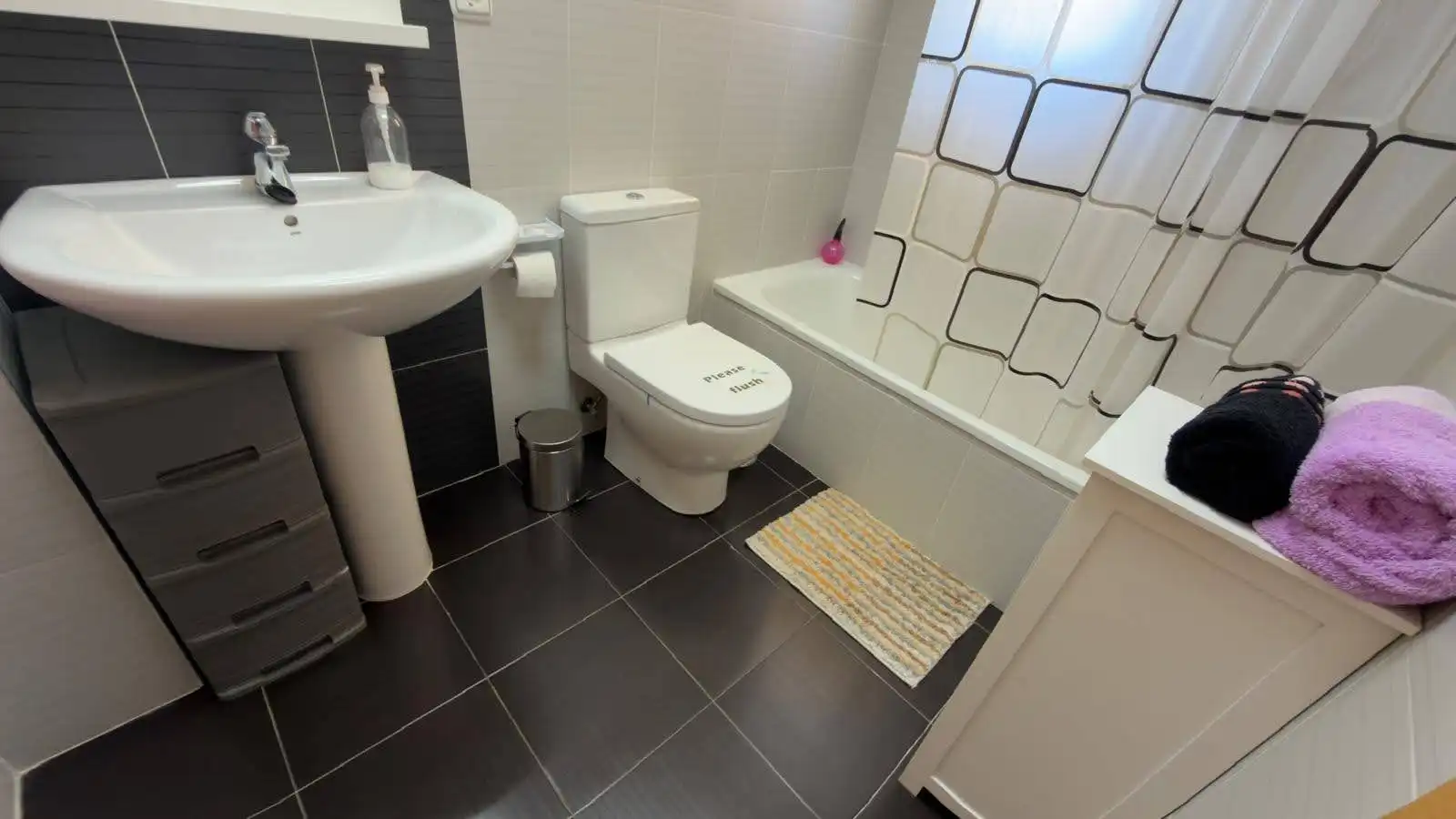 Bany de Apartament en venda en Murcia amb Terrassa, Moblat i Piscina comunitària