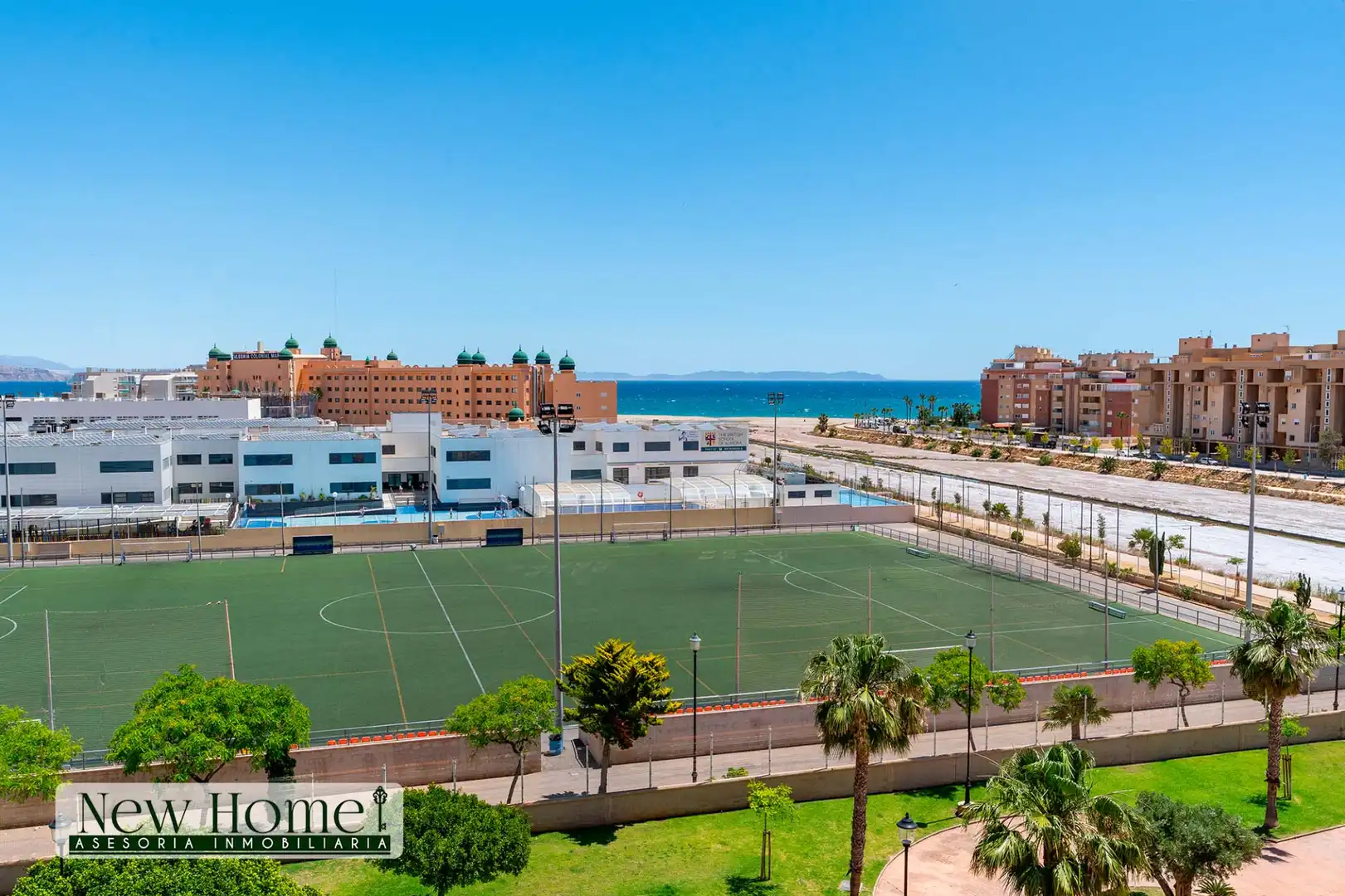 Schlafzimmer von Dachboden zum Verkauf in Roquetas de Mar mit Klimaanlage, Terrasse und Gemeinschaftspool