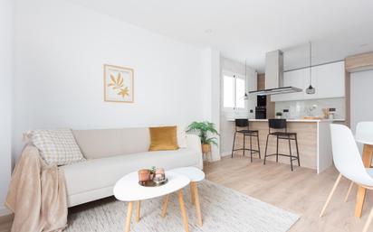 Living room of Flat for sale in  Sevilla Capital  with Air Conditioner