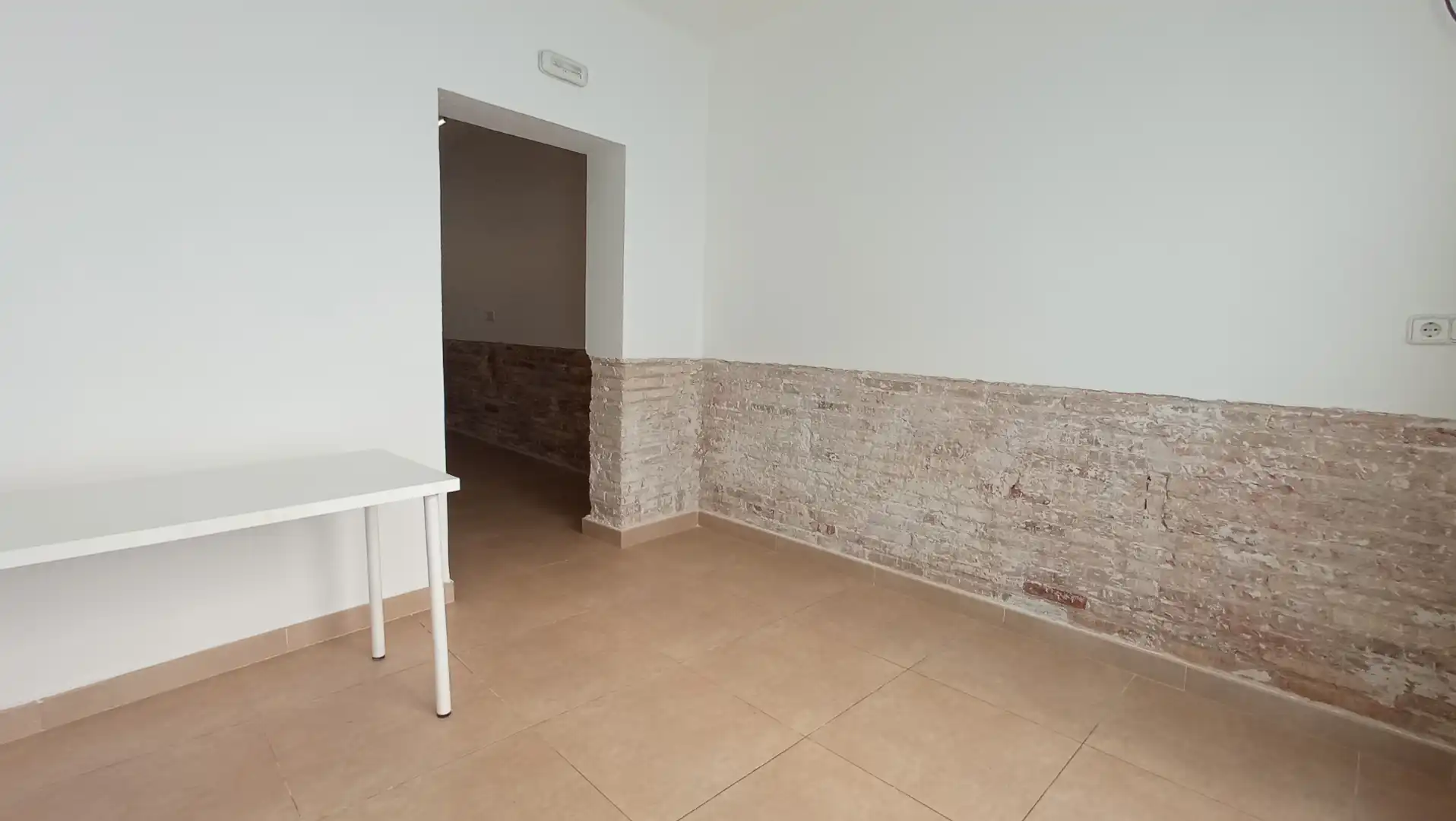 Commercial properties for rent in Plaça de l'Alzina, Pubilla Cases