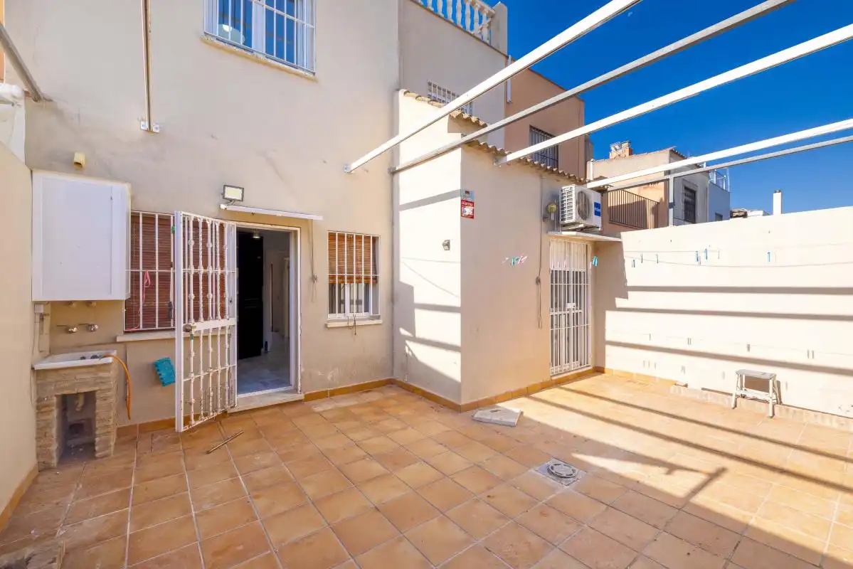 Terraza de Casa adosada en venta en Valencina de la Concepción con Aire acondicionado, Calefacción y Terraza