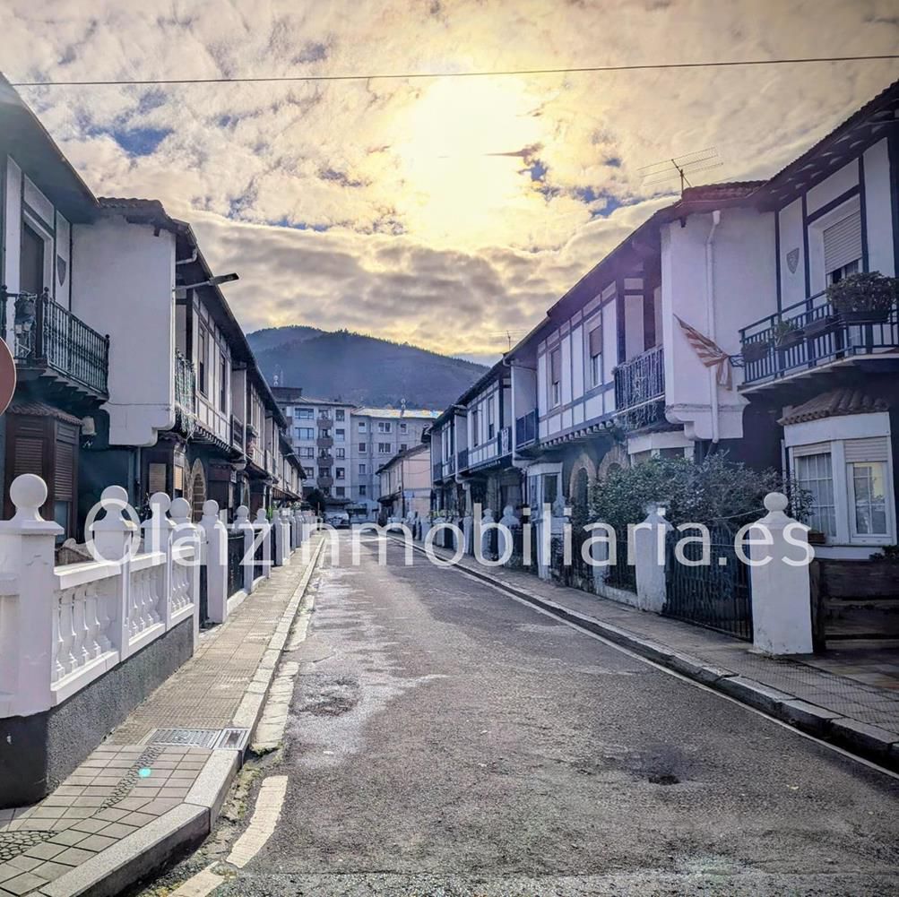 Vista exterior de Pis en venda en Arrigorriaga amb Calefacció