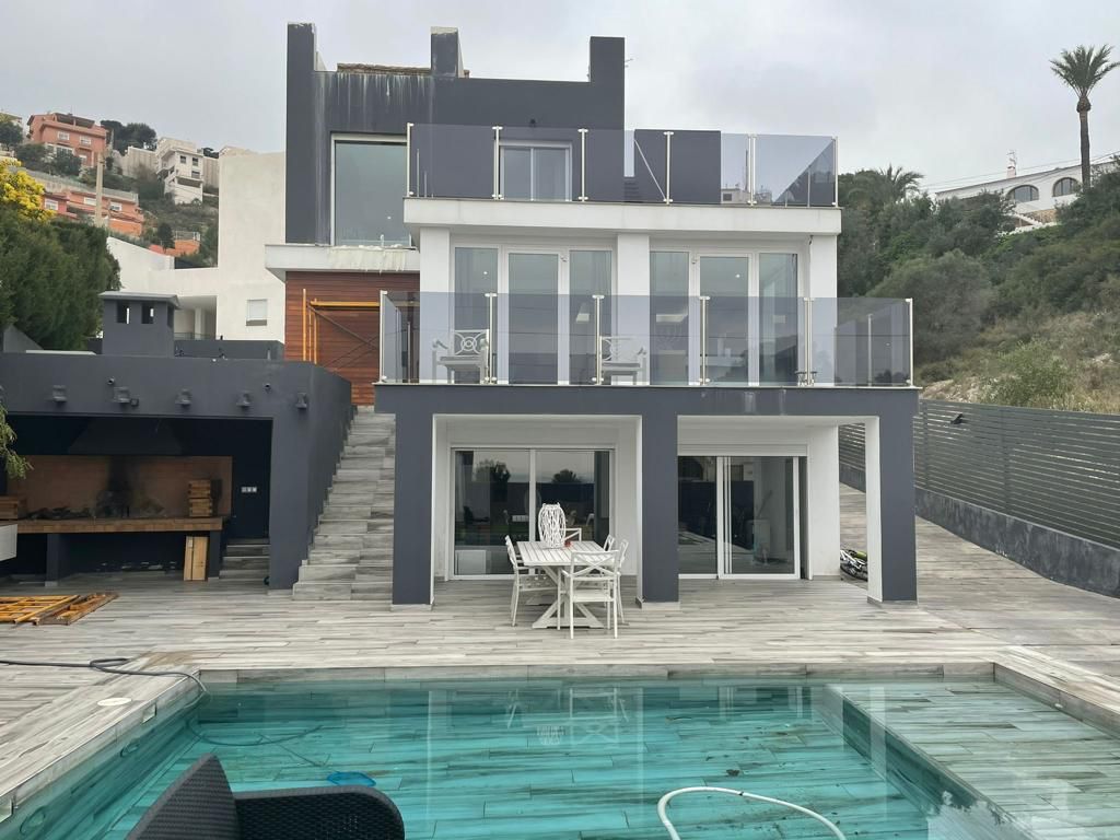 Vista exterior de Casa o chalet en venta en Chiva con Aire acondicionado, Calefacción y Jardín privado