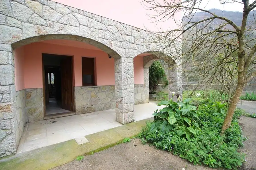 Garden of Houses for sale in Amieva  with Heating
