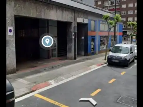 Aparcament de lloguer a Navarro Villoslada Kalea 8