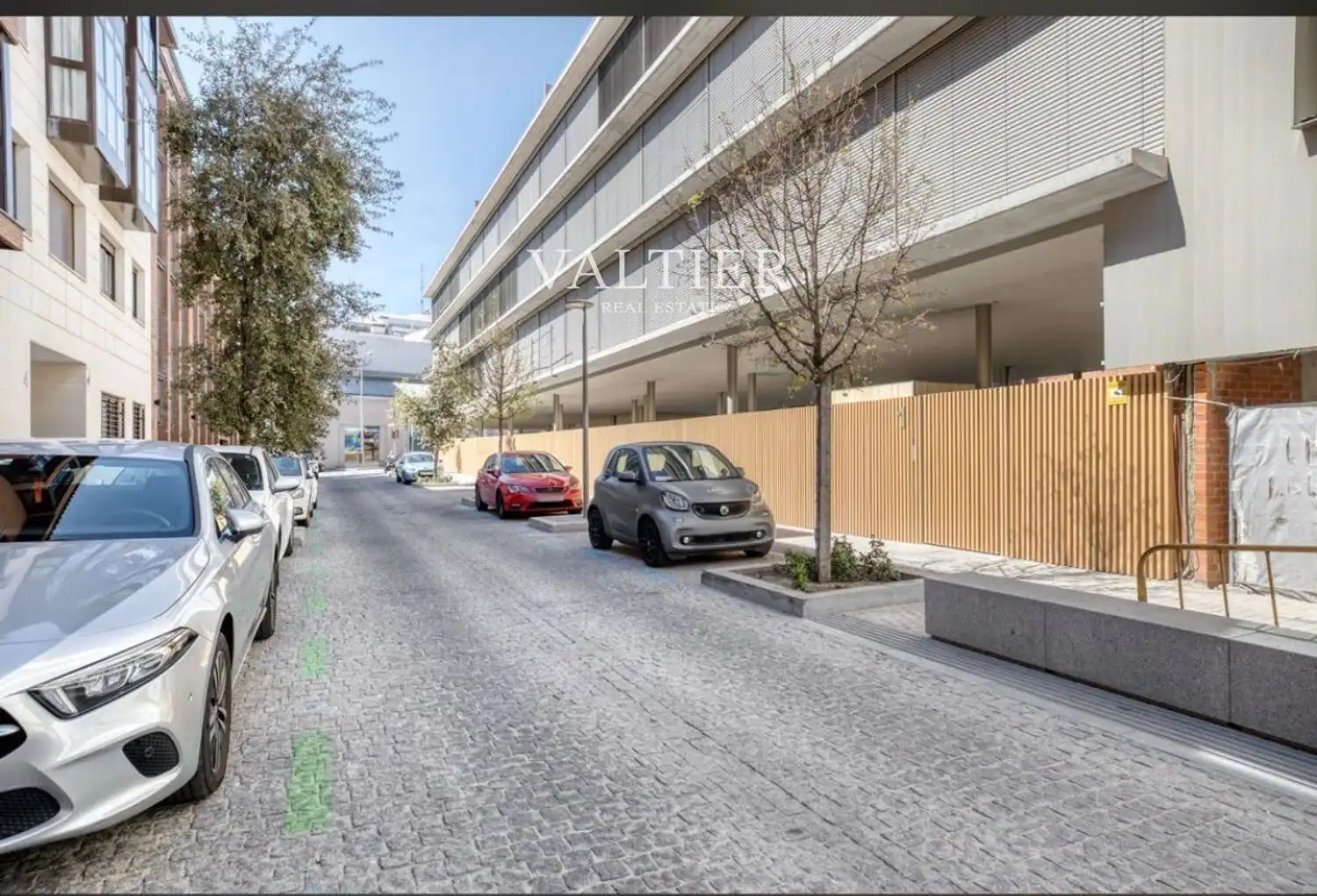 Exterior view of Flat for rent in  Madrid Capital  with Air Conditioner, Heating and Terrace