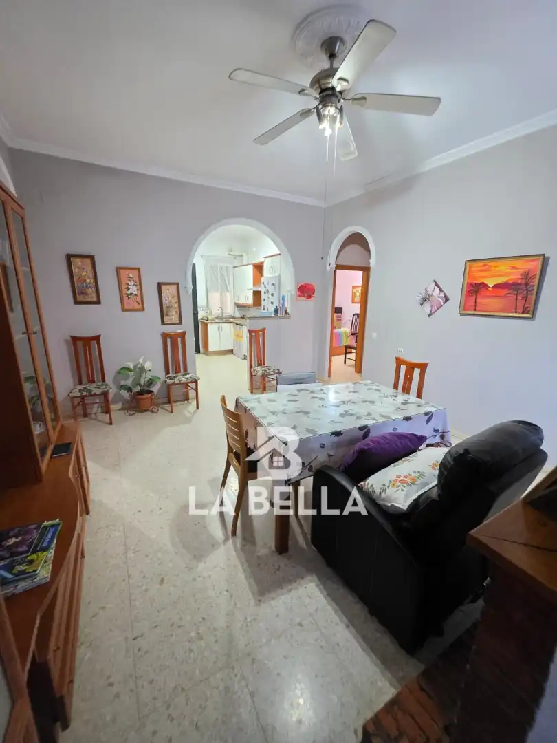Vista exterior de Casa o xalet en venda en Coria del Río amb Aire condicionat, Jardí privat i Traster
