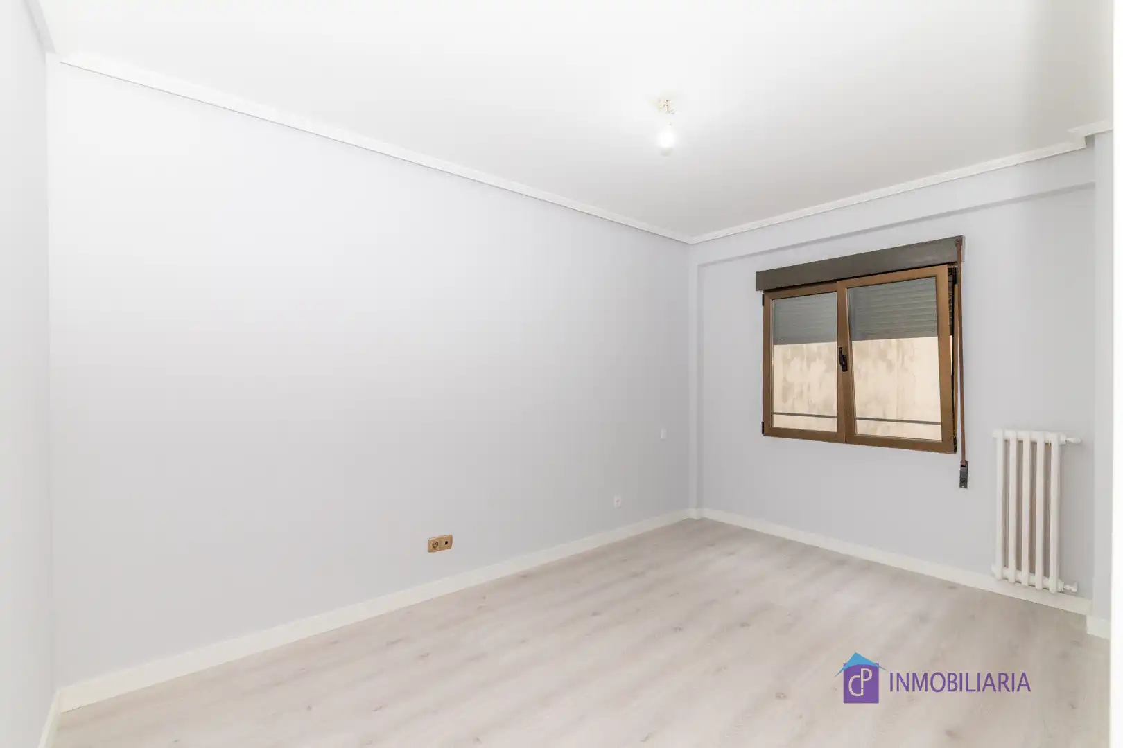 Flat for sale in Zaragoza  with Air Conditioner, Heating and Oven
