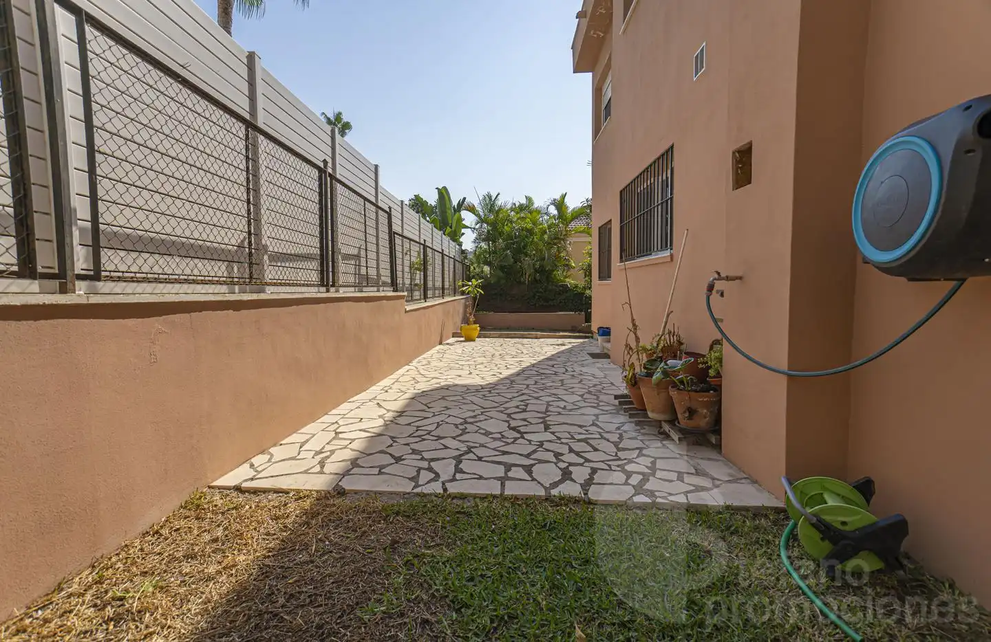 Außenansicht von Haus oder Chalet zum Verkauf in Málaga mit Klimaanlage, Privatgarten und Terrasse