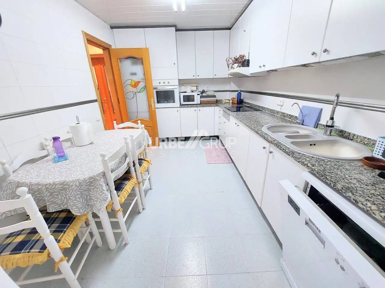 Cuina de Casa o xalet en venda en Terrassa amb Calefacció i Alarma