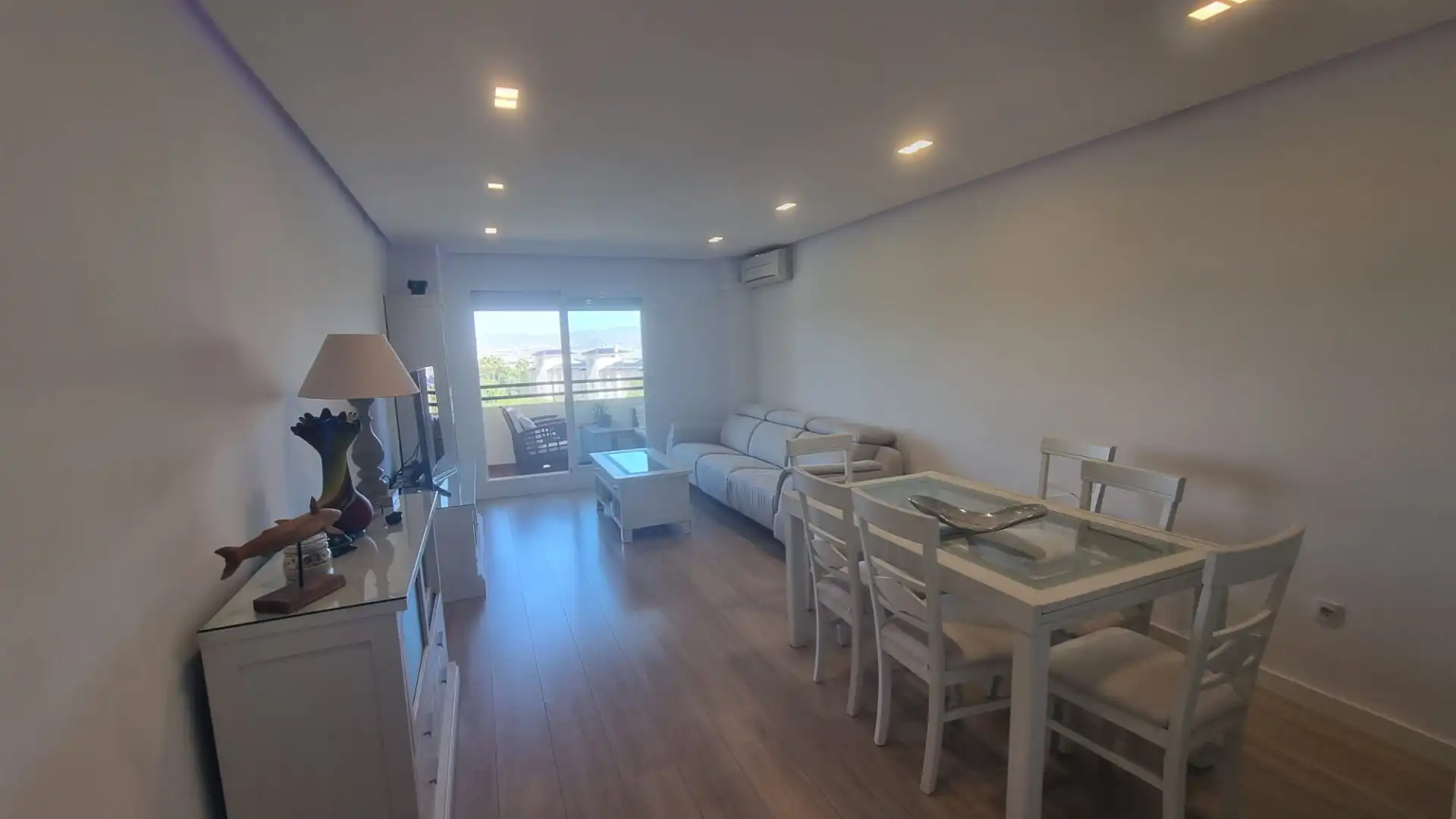 Flat with pool to rent in Churriana, imagen 4