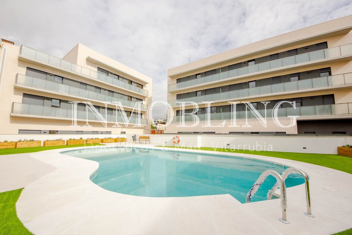 Swimming pool of Flat for sale in Mataró  with Air Conditioner, Heating and Parquet flooring