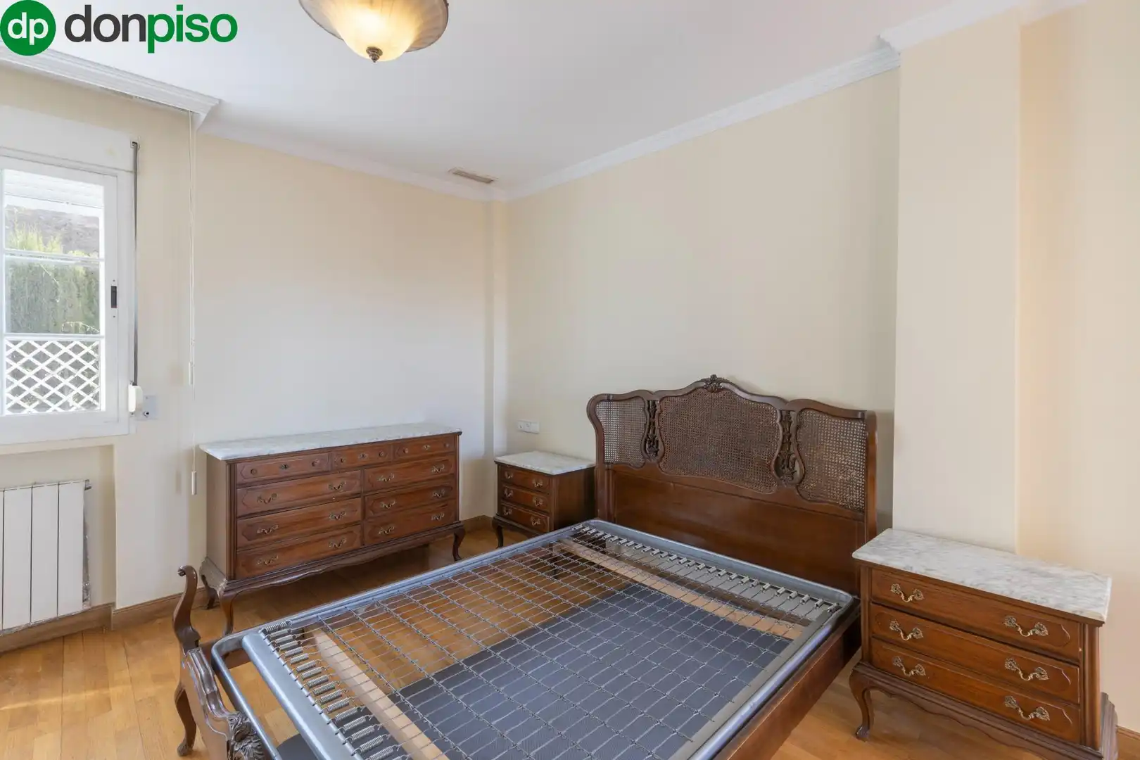 Schlafzimmer von Einfamilien-Reihenhaus zum Verkauf in Granada mit Klimaanlage, Heizung und Terrasse