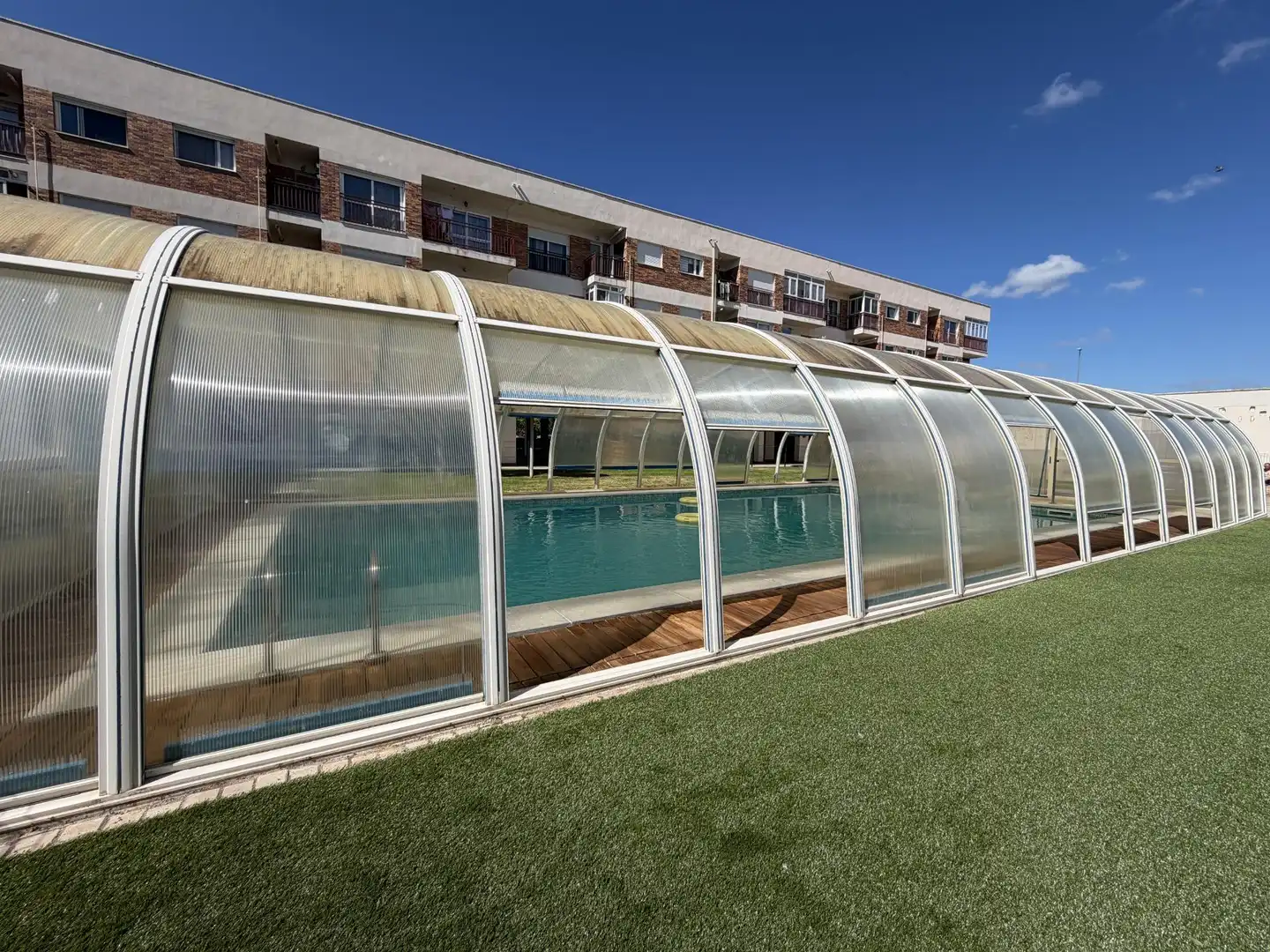 Piscina de Piso en venta en Ávila con Calefacción, Trastero y Amueblado