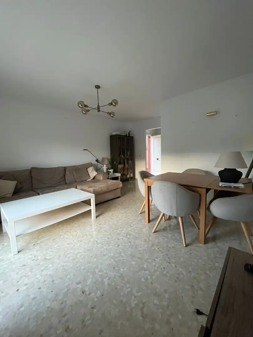 Sala d'estar de Casa adosada en venda en Vélez-Málaga amb Terrassa i Moblat
