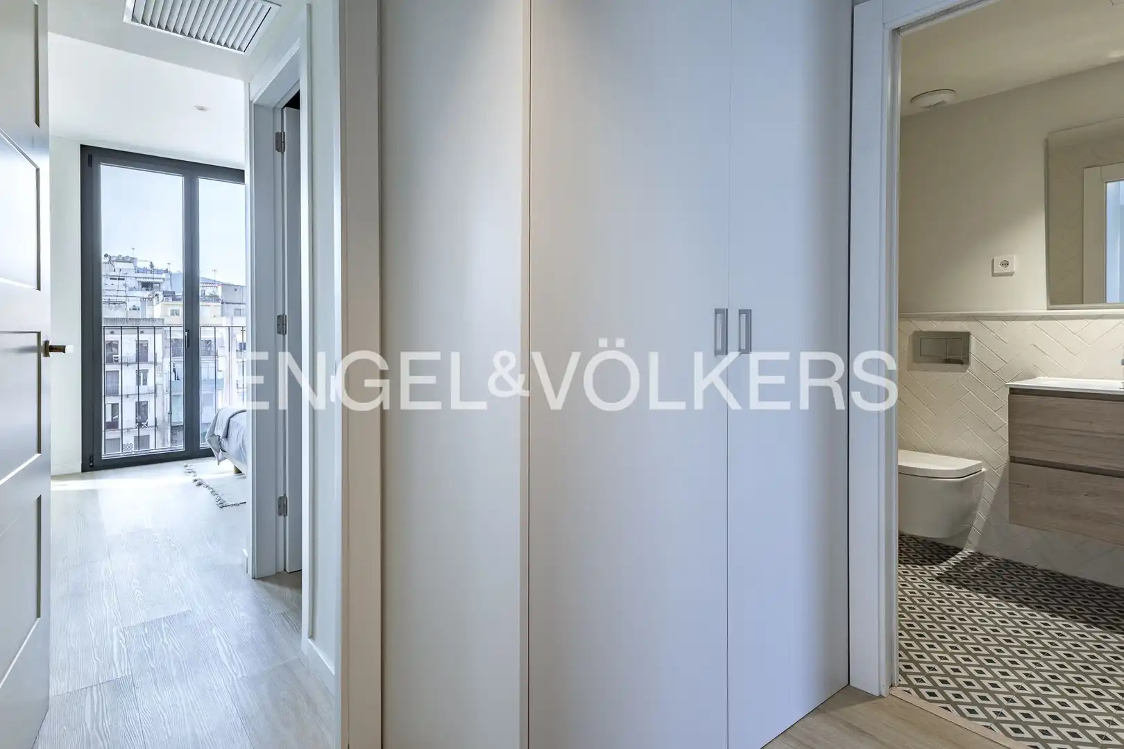 Maisonette zum Verkauf in Barcelona mit Klimaanlage, Heizung und Parkett