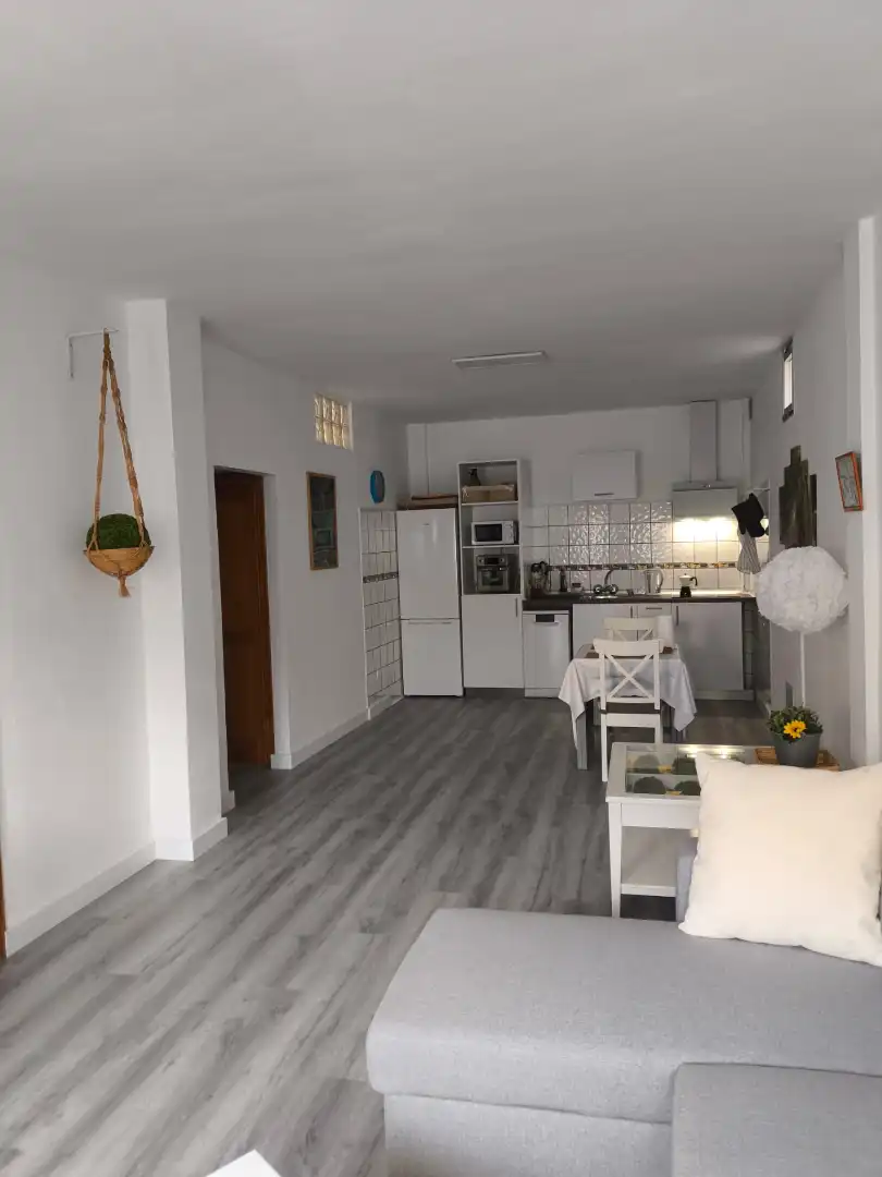 Küche von Wohnung zum Verkauf in Arona mit Möbliert, Ofen und Mikrowelle