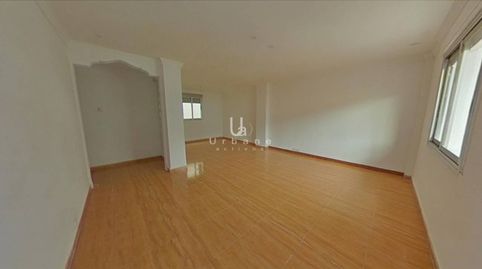 Foto 3 de Piso en venta en Calle Virgen de Los Desamparados, La Constitución - Canaleta, Mislata