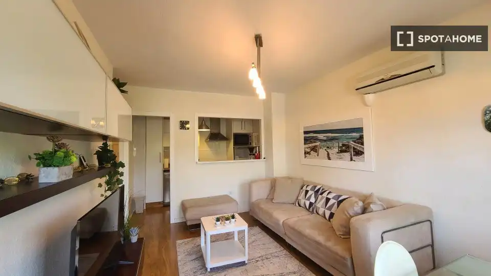 Sala de estar de Apartamento para compartir en Orihuela con Aire acondicionado, Terraza y Amueblado