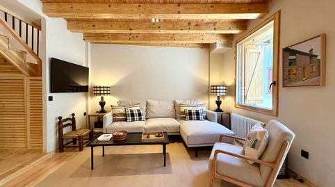 Foto 4 de Casa adosada en venta en Carrèr Deth Saut, Es Bòrdes, Lleida