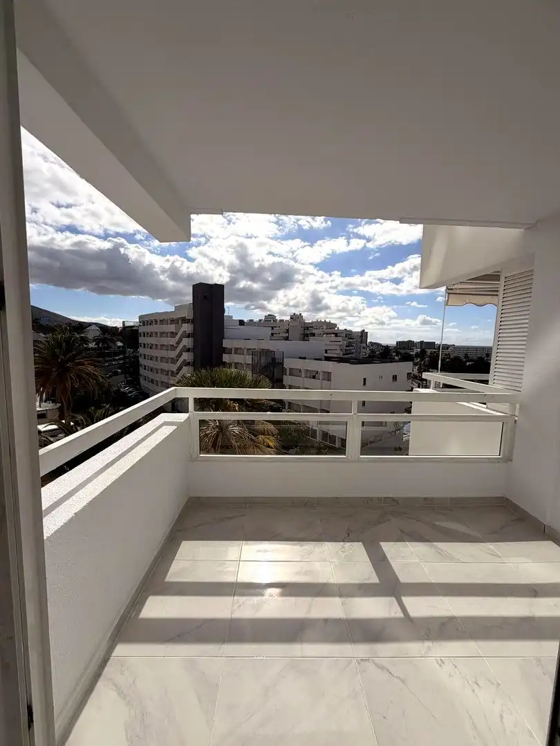 Vista exterior de Estudi en venda en Adeje amb Moblat