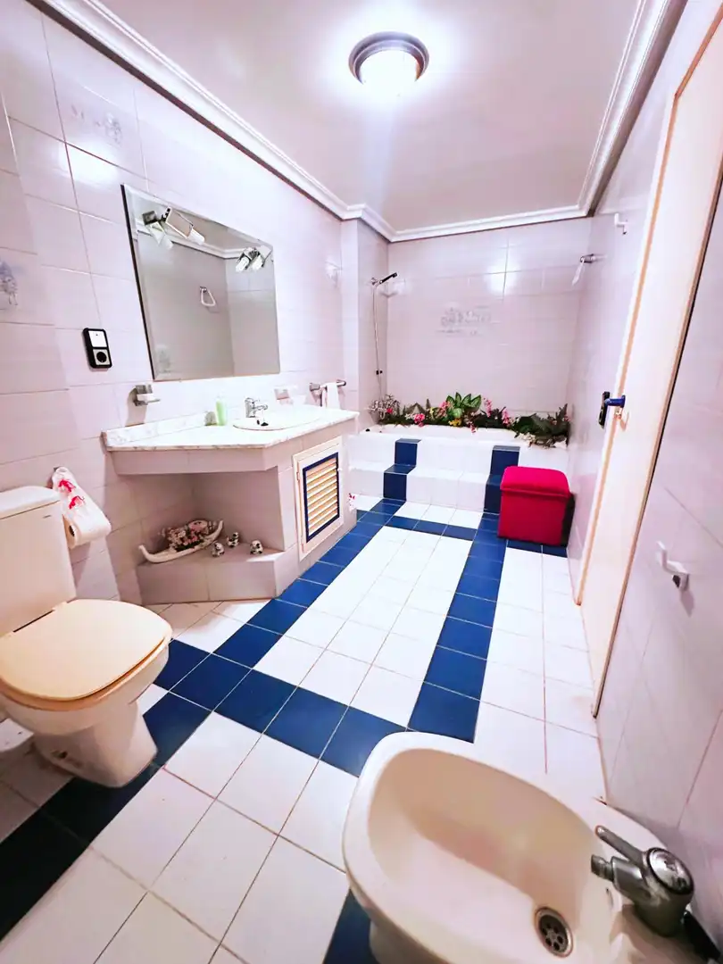 Baño de Piso en venta en Benicolet con Amueblado y Balcón