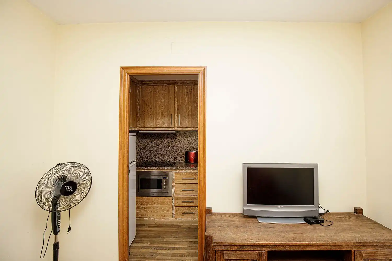 Bedroom of Flat for rent in Girona