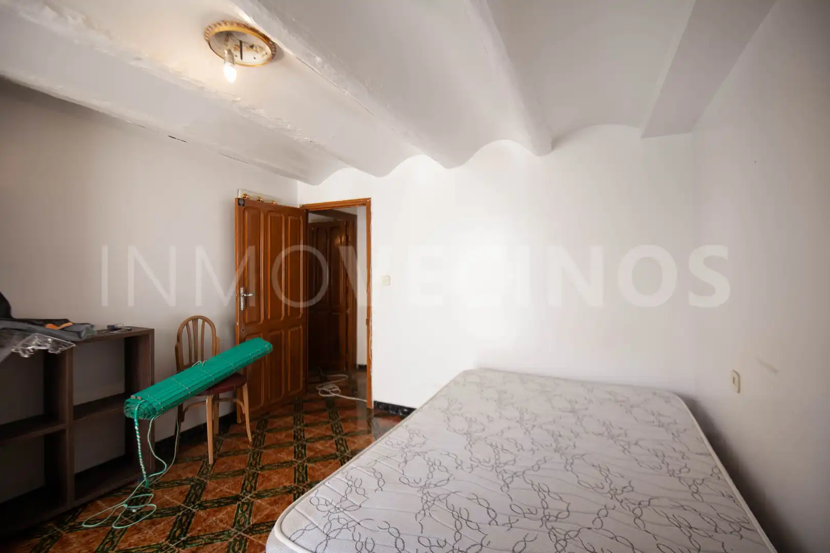 Casa adosada en venda en Cella amb Traster