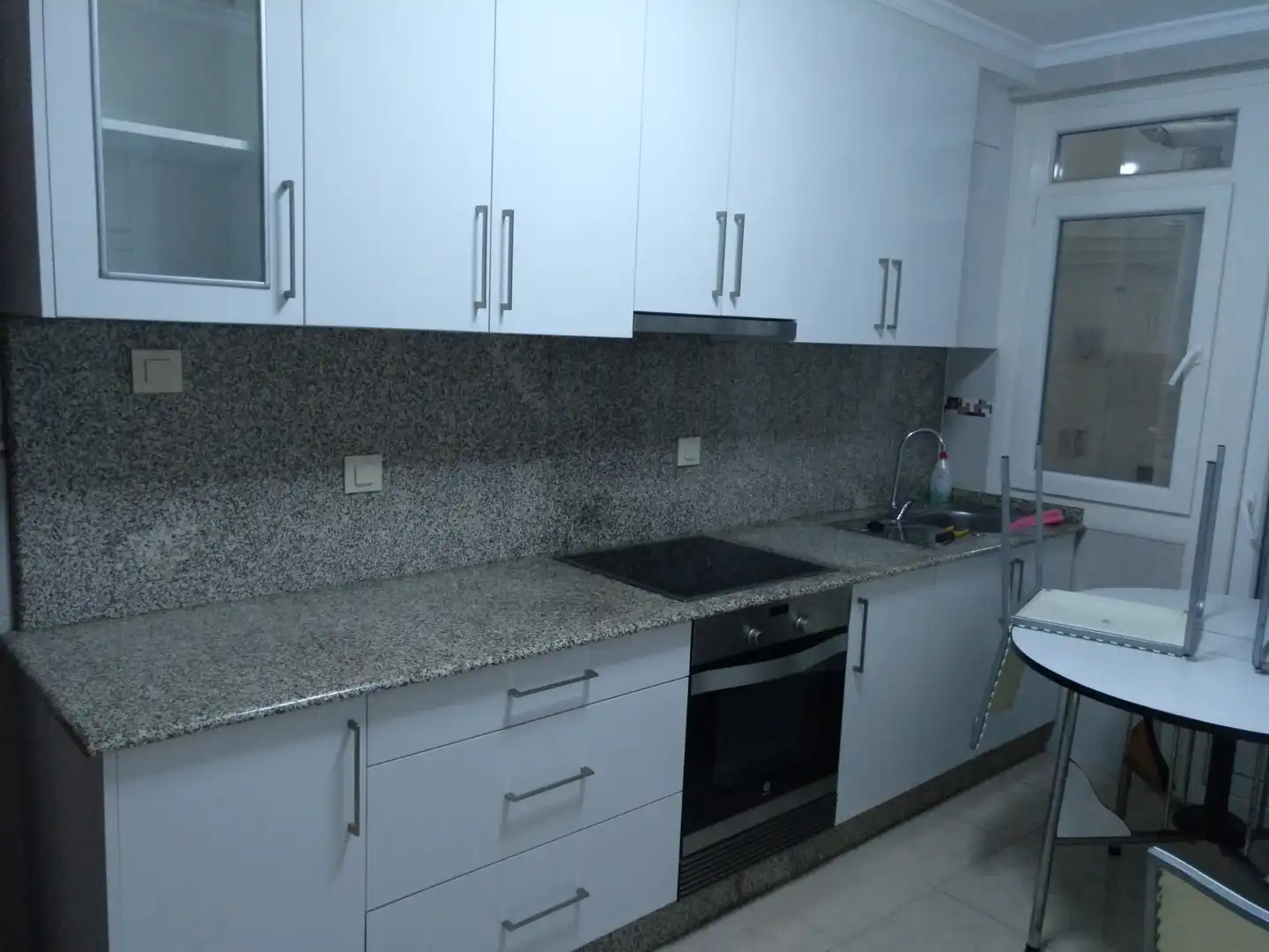 Cocina de Piso de alquiler en Santiago de Compostela  con Calefacción, Parquet y Amueblado