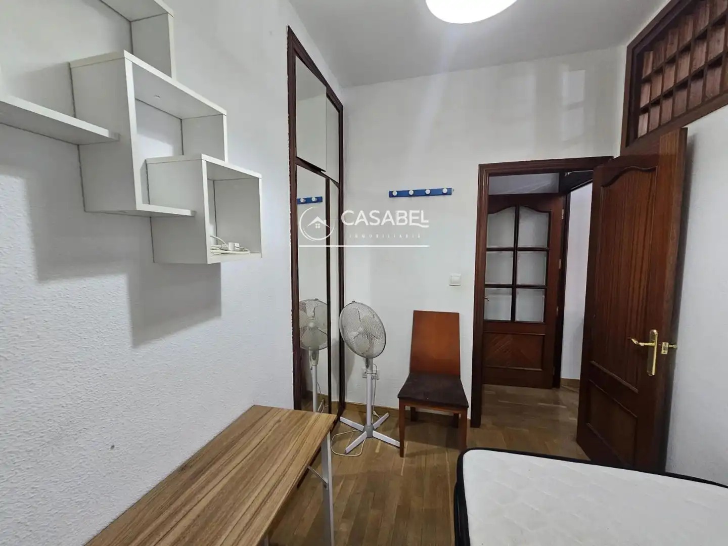 Schlafzimmer von Wohnung zur Miete in Córdoba mit Terrasse und Möbliert