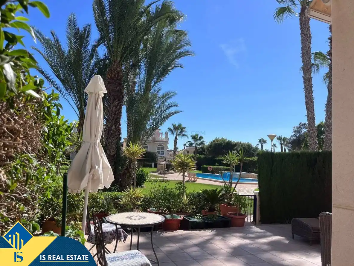 Terraza de Casa adosada en venta en Guardamar del Segura con Aire acondicionado, Calefacción y Jardín privado