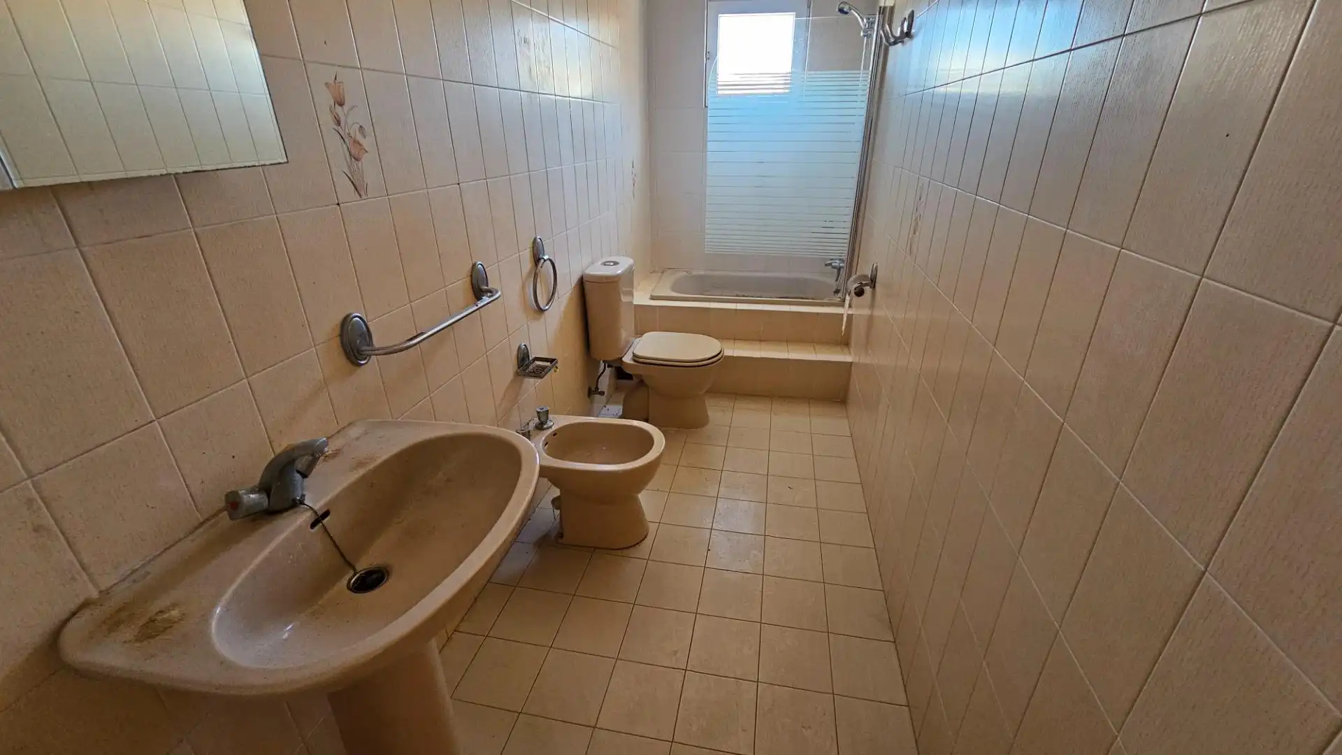 Badezimmer von Gebäude zum Verkauf in Cee