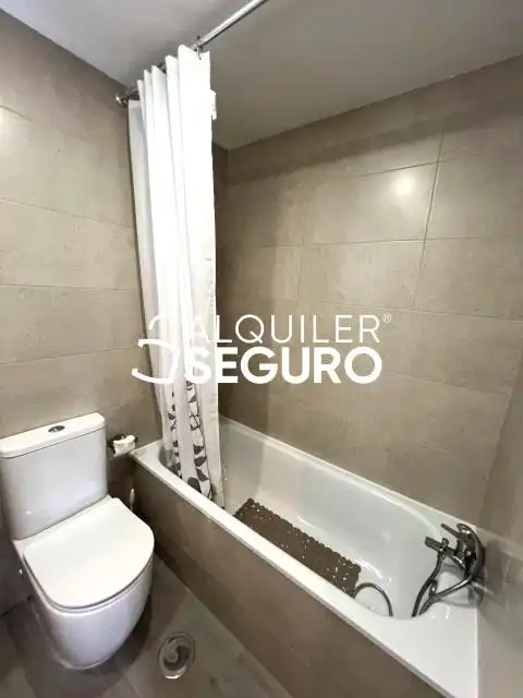 Bany de Pis de lloguer en Valdemoro amb Aire condicionat, Calefacció i Terrassa