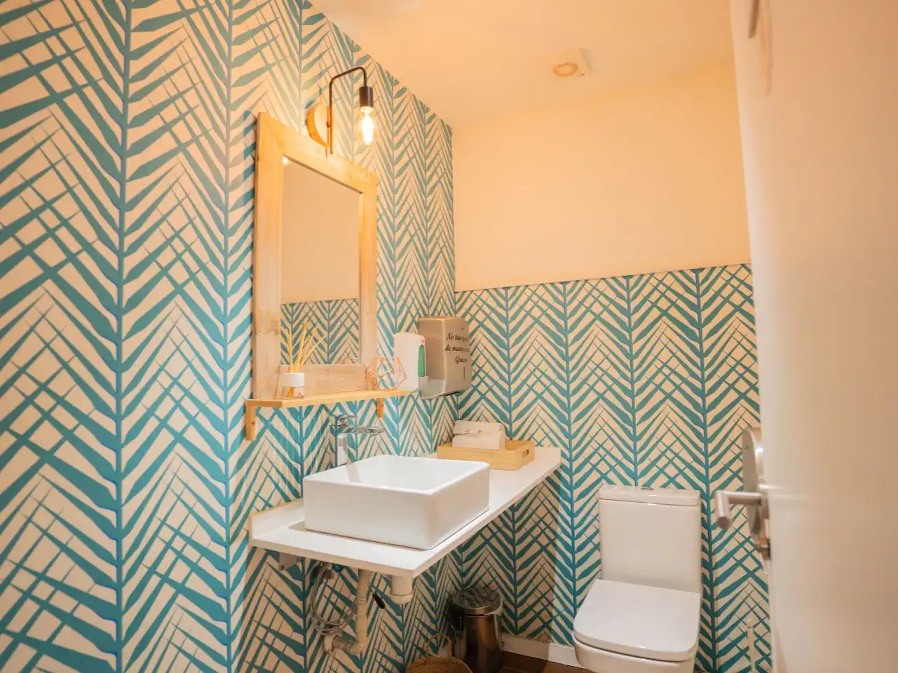 Baño de Local en traspaso en Terrassa con Aire acondicionado, Calefacción y Parquet