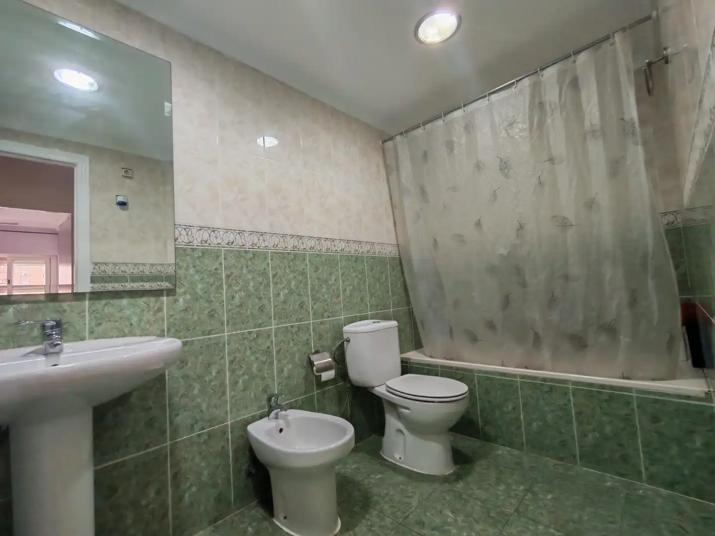 Bathroom of Flat for sale in Xirivella  with Air Conditioner, Terrace and Balcony