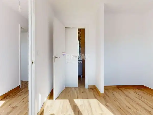Dormitori de Casa o xalet en venda en Oia amb Calefacció, Jardí privat i Terrassa