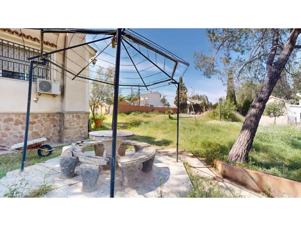 Garden of Houses for sale in La Pobla de Vallbona