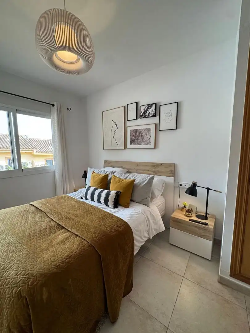 Dormitori de Casa o xalet en venda en L'Alfàs del Pi amb Aire condicionat, Jardí privat i Terrassa