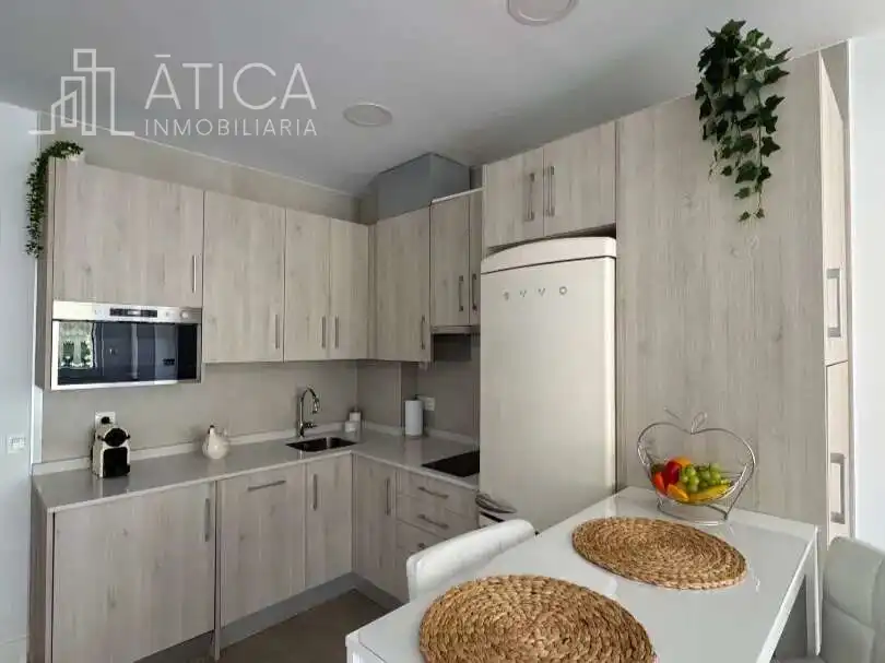 Cuina de Loft de lloguer en Salamanca amb Calefacció i Moblat