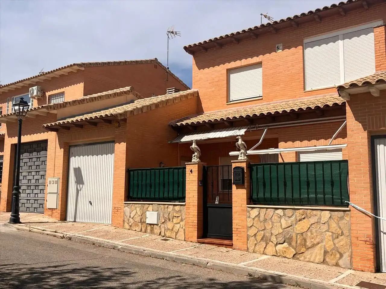 Vista exterior de Casa o chalet en venta en Villaluenga de la Sagra