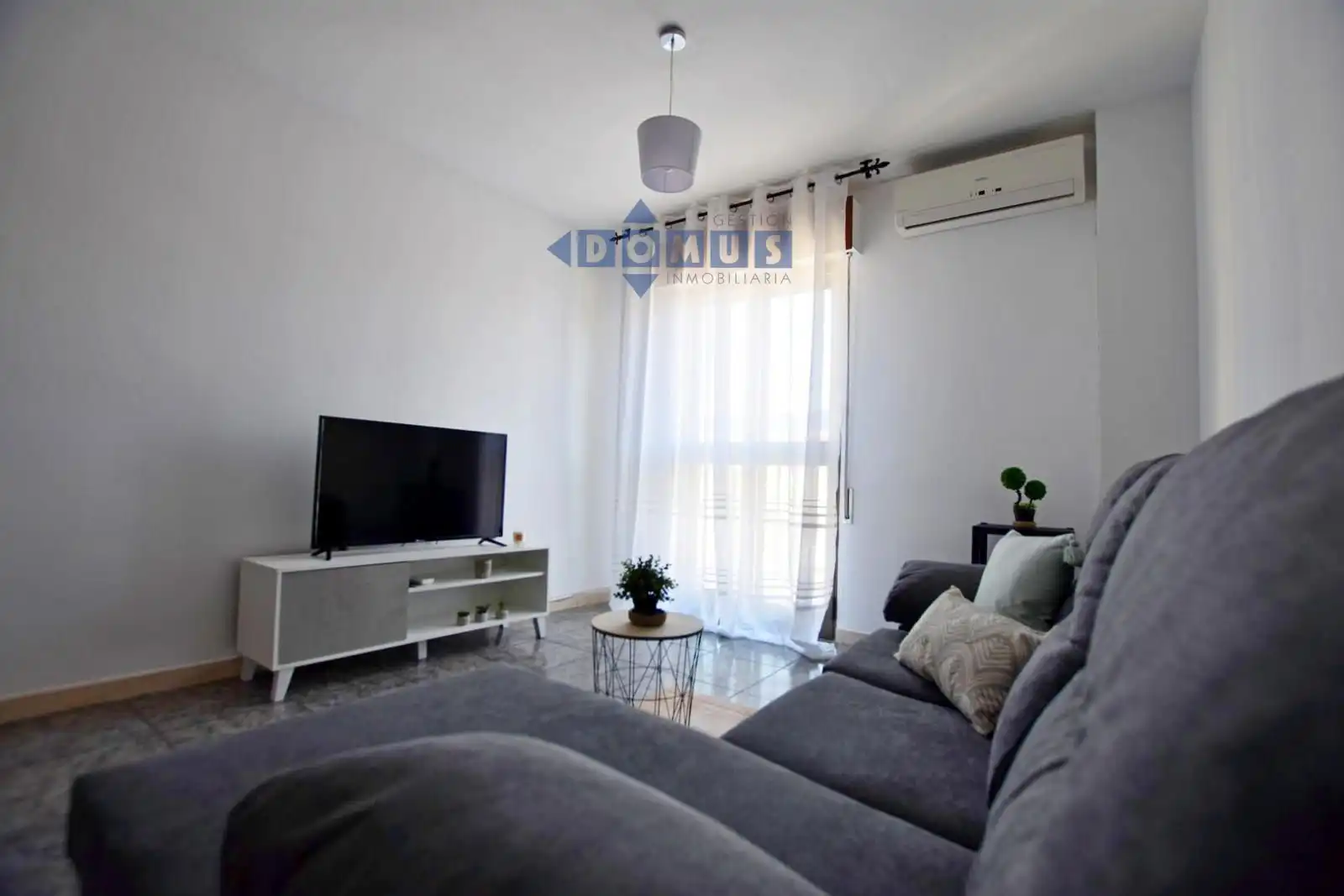 Sala de estar de Piso para compartir en Ronda con Aire acondicionado, Terraza y Amueblado