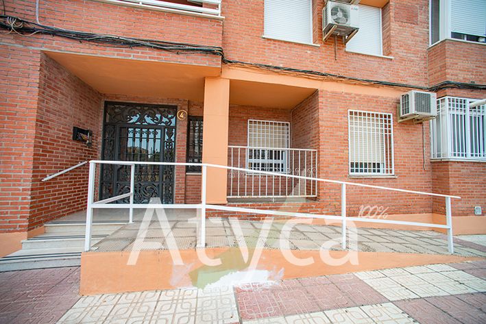 Vista exterior de Piso en venta en  Córdoba Capital con Aire acondicionado, Calefacción y Jardín privado