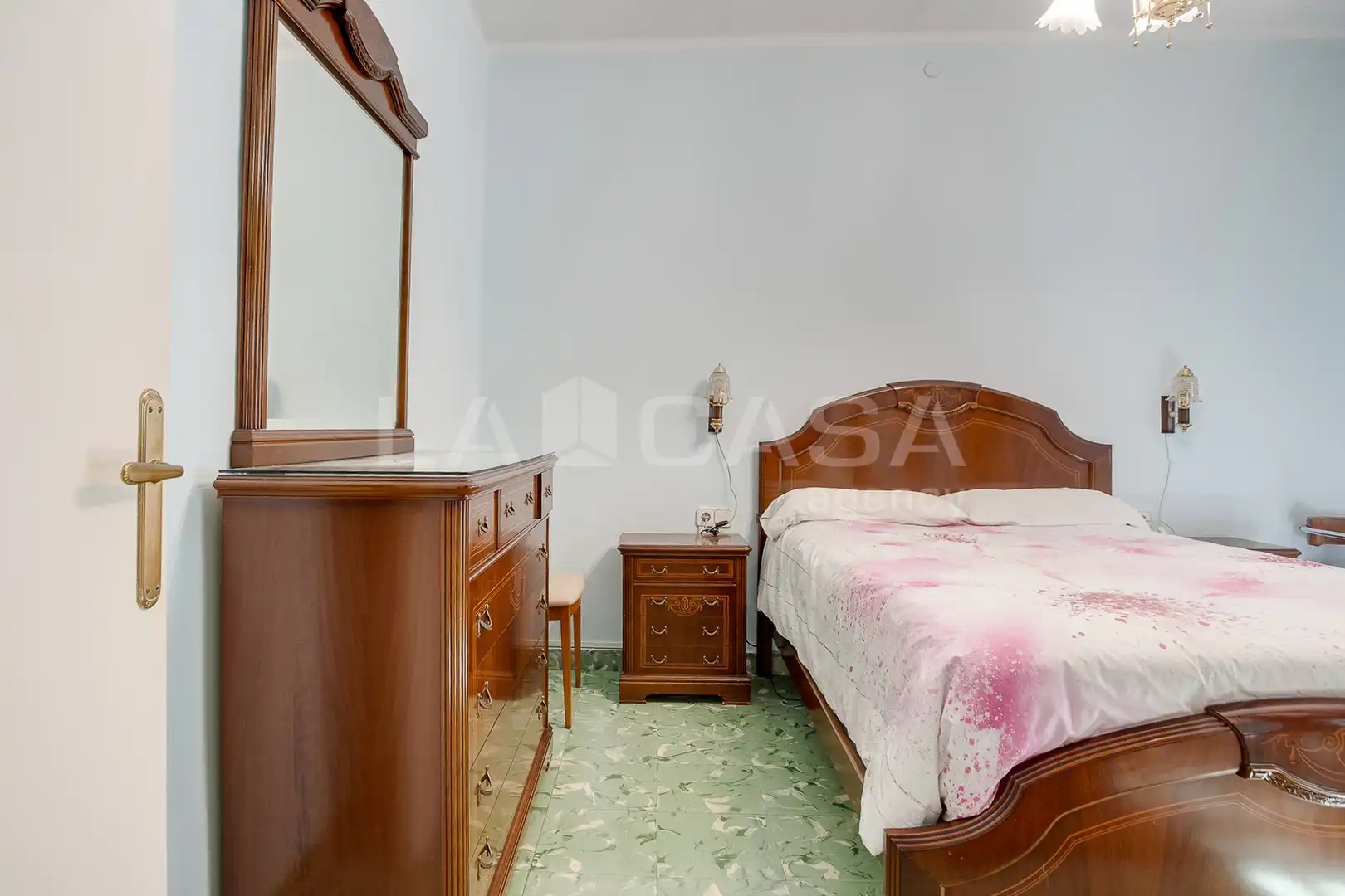 Habitación de Casa adosada en venta en Granollers con Calefacción, Terraza y Trastero