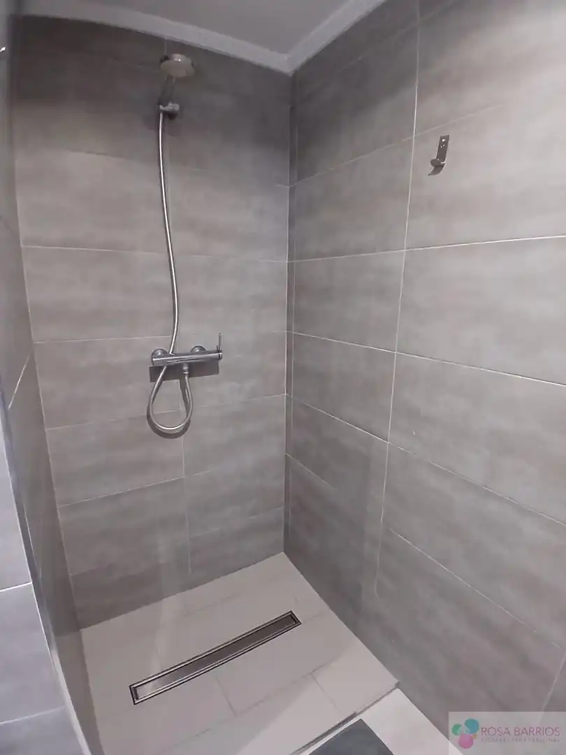 Baño de Piso en venta en Casares con Aire acondicionado, Terraza y Piscina comunitaria